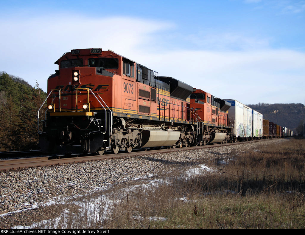 BNSF 9073